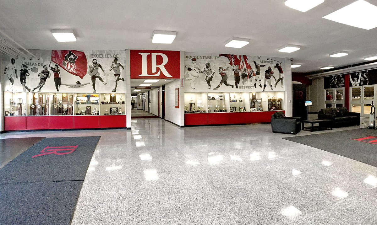Marketechs's tweet photo. Another look back at past projects - take a look at branding elements implemented @lenoirrhyne. Features center around dynamic graphic murals and an interactive touchscreen. @BearsSports #FirstImpressionsMatter #GOBEARS #Marketechs #lenoirrhyne https://t.co/RXNo56xntC