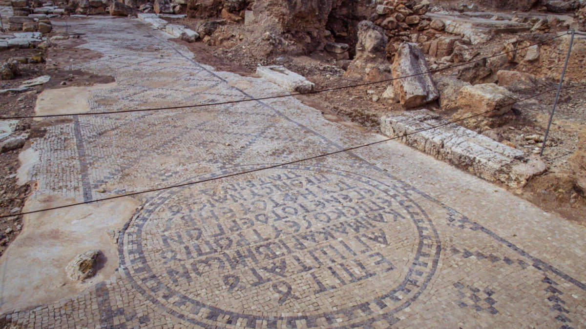 alfonslopeztena's tweet photo. A perfectly preserved ancient Roman mosaic floor has been discovered near the northern Italian city of Verona, almost a century after the remains of a villa, believed to date to the 3rd century CE, were unearthed in the town of Negrar di Valpolicella
https://t.co/YMCqAkjGUn https://t.co/8uqTN3RA4t