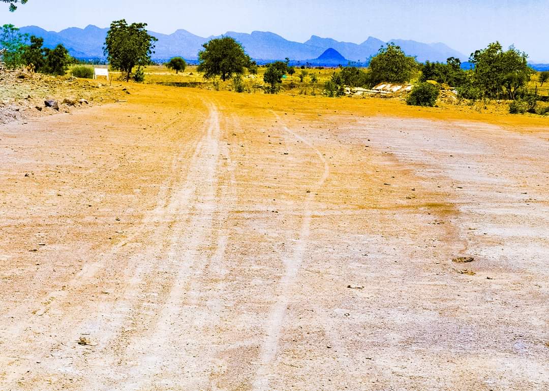 GombeState's tweet photo. Aikin titin daya hada kauyukan Ku,tare - Dongaje - Mona - lauja, a karamar Hukumar Balanga

Wannan hanya ta sada kauyuka da dama dake karamar hukumar Balanga, kana tana daya daga cikin alkawuran da mai girma gwamna Inuwa Yahaya yayiwa talakawan yankin yayin yaƙin neman zaɓe. https://t.co/vrKhvQh9UT