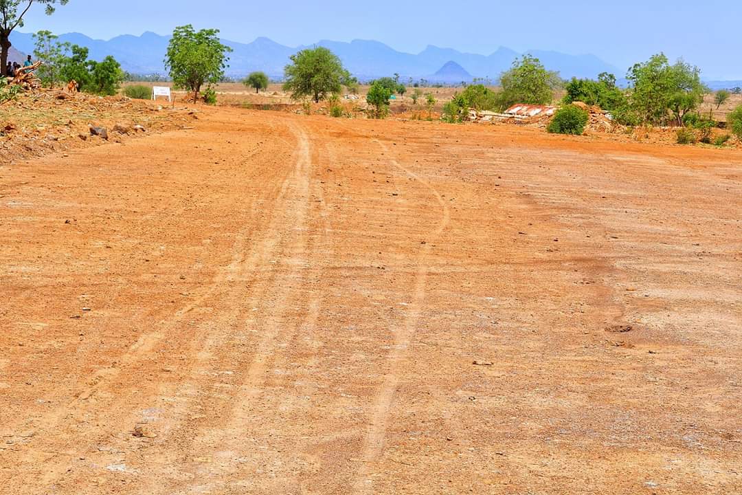 GombeState's tweet photo. Aikin titin daya hada kauyukan Ku,tare - Dongaje - Mona - lauja, a karamar Hukumar Balanga

Wannan hanya ta sada kauyuka da dama dake karamar hukumar Balanga, kana tana daya daga cikin alkawuran da mai girma gwamna Inuwa Yahaya yayiwa talakawan yankin yayin yaƙin neman zaɓe. https://t.co/vrKhvQh9UT