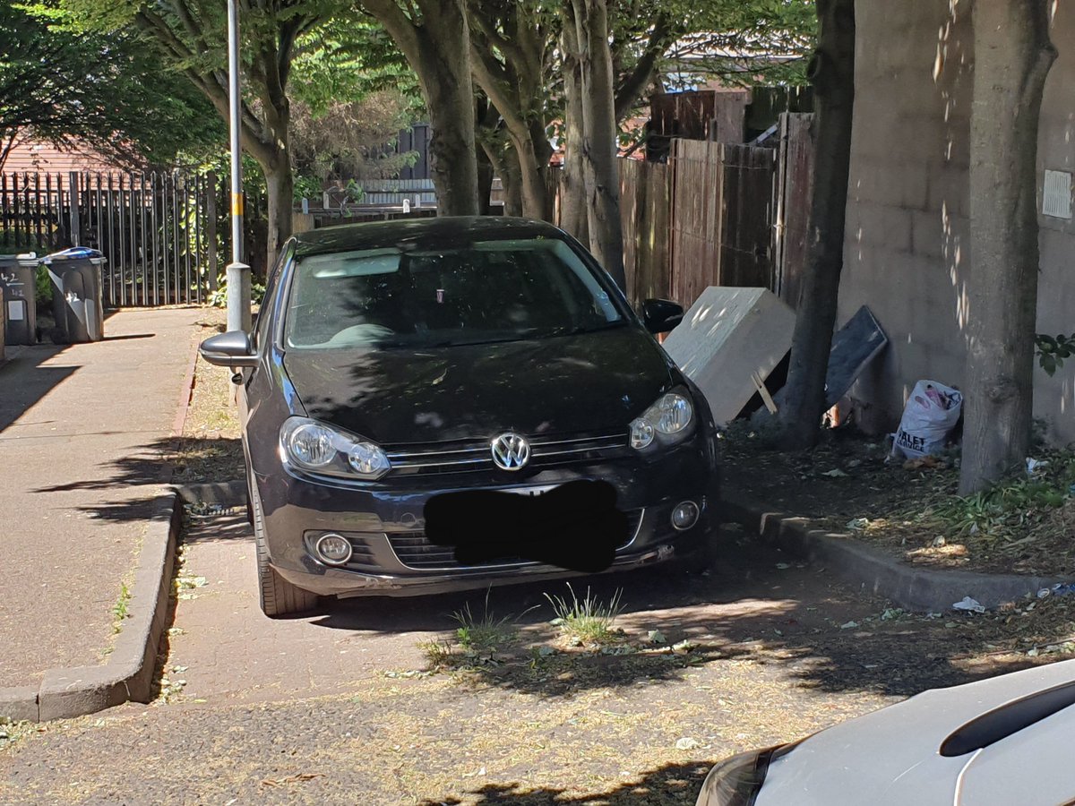 WashwoodWMP's tweet photo. Officers came across this vehicle. Inside was stolen parts from another vehicle.
Officers attention was drawn to a male, paying obvious attention to what the officers were doing.
He was searched, and guess what!
He had the keys to the car!
Duly arrested! #DUH #WWHT @BordesleyWMP https://t.co/z9arWefn5h