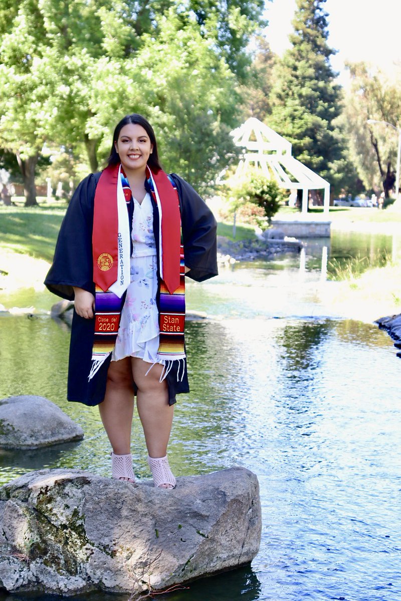 ambar_leticiaa's tweet photo. This undocumented latina beat all the odds against her and graduated from university debt free without qualifying for financial aid. Couldn't have done it without the guidance and support from my parents. Si se pudo, por ustedes y para ustedes #educatedlatina #daca #undocugrad https://t.co/WpU0o0NPkE