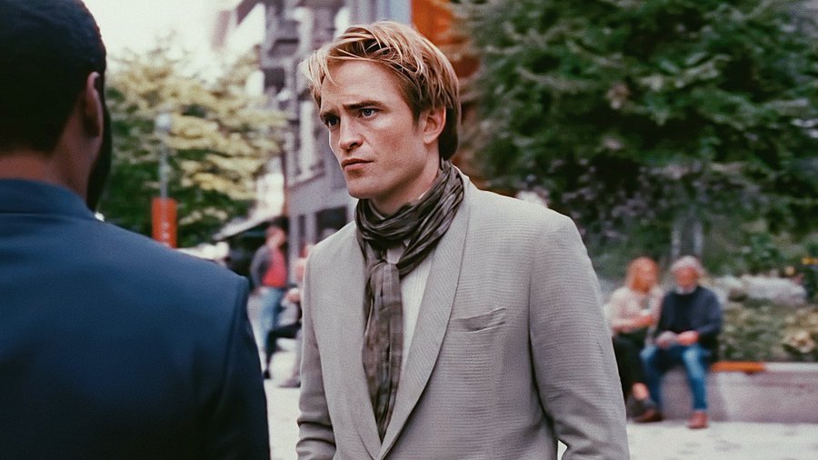 screentime's tweet photo. Robert Pattinson says there were 'months at a time' while filming #TENET where he was not even ‘vaguely understanding’ the film

(via @esquire) https://t.co/mc5PqjU1hU
