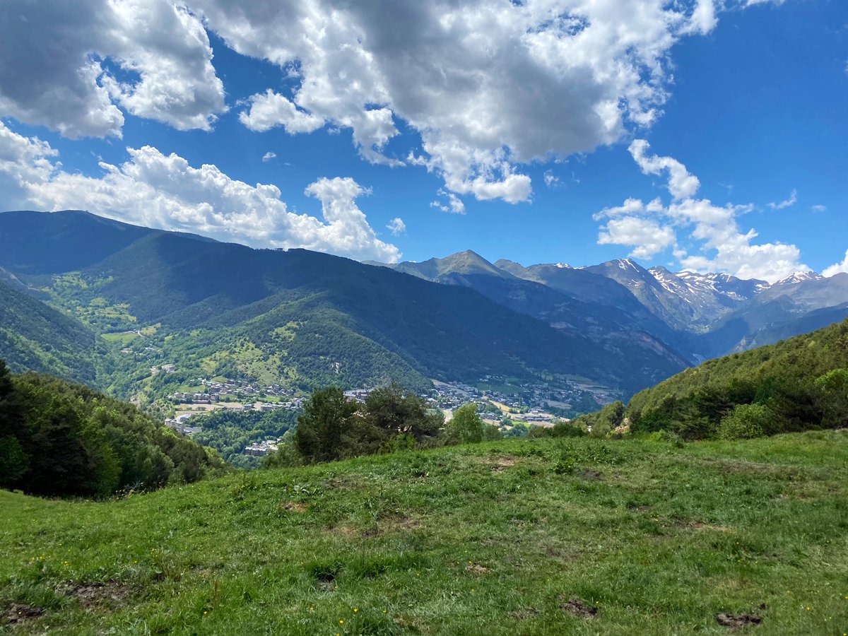 Alves22Nanda's tweet image. #bonydelesneres 🔜 #anyòs 🔜 #escaldes 🔜 vamos al trabajo 😁😁😁 #granjaBenvinguts  pronto!! pronto!! ☕️☕️☕️ #felizviernes