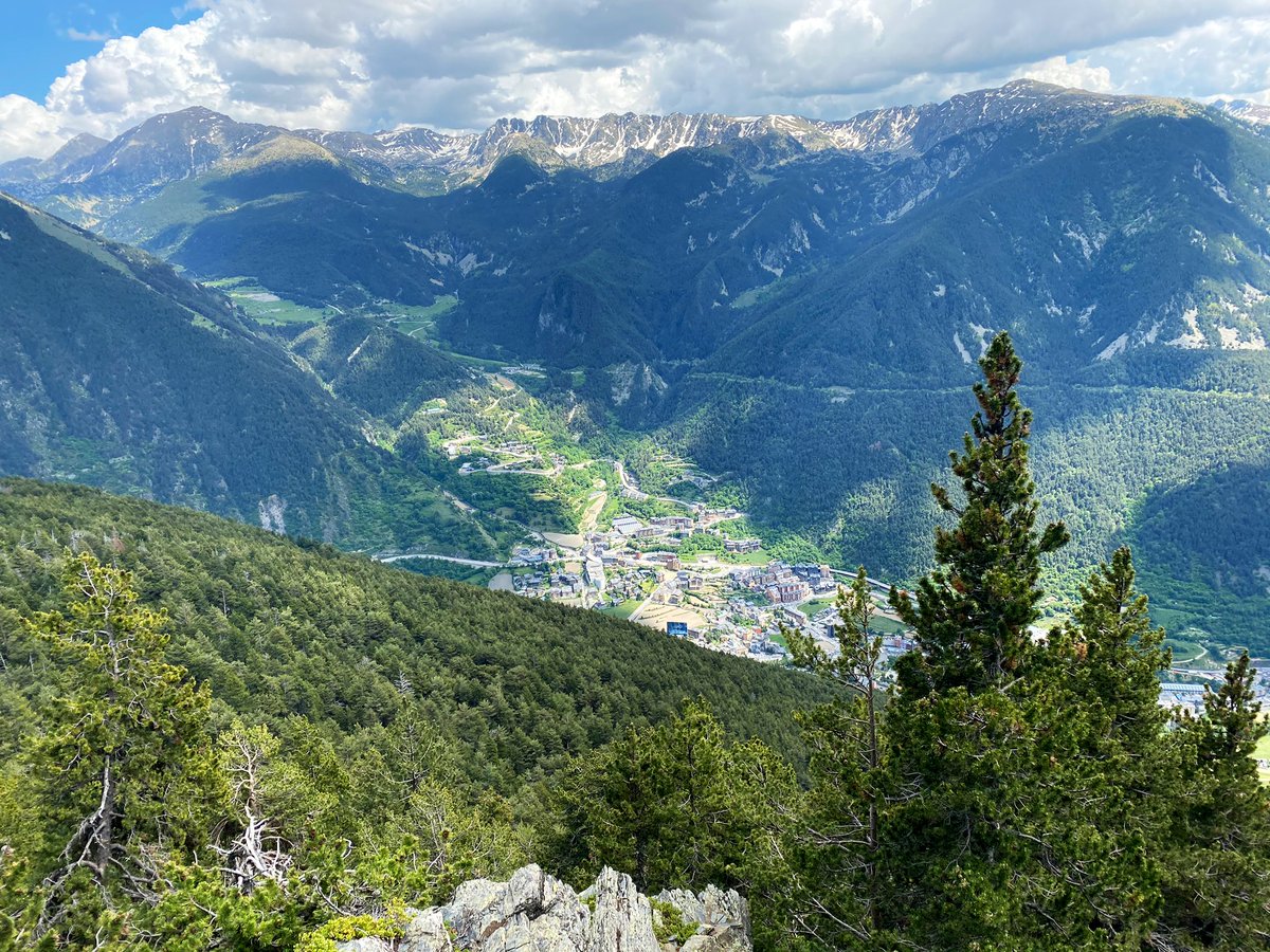 Alves22Nanda's tweet image. #bonydelesneres 🔜 #anyòs 🔜 #escaldes 🔜 vamos al trabajo 😁😁😁 #granjaBenvinguts  pronto!! pronto!! ☕️☕️☕️ #felizviernes