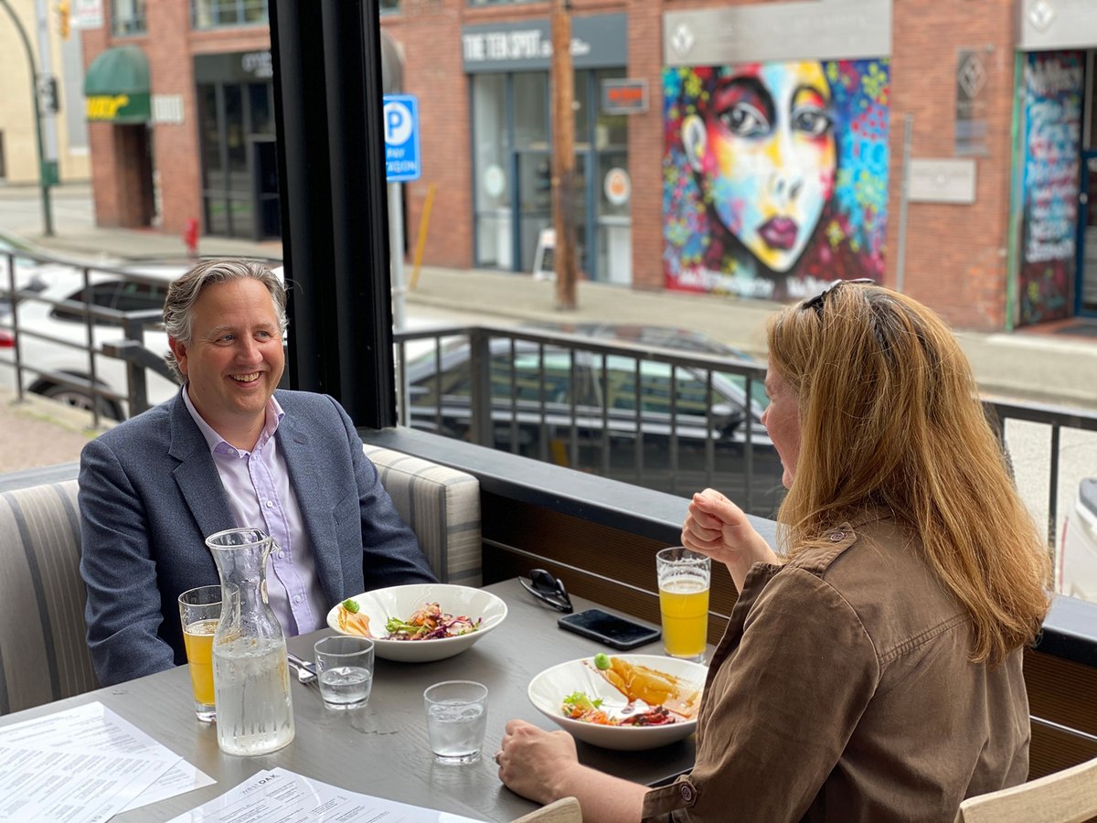 I saw first-hand the safety protocols put in place to ensure the health & wellness of staff, customers & the community. Thank you to the teams at  @sv_bakery &  @westoakvan! (2/2)