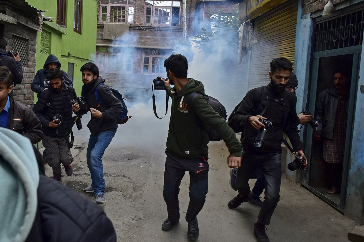 thecaravanindia's tweet photo. The Journalist and the Vulture: What Solicitor General Tushar Mehta does not understand about the media

@VidyaKrishnan writes: https://t.co/Gmnx7QrXcd https://t.co/akIfKPDG7w