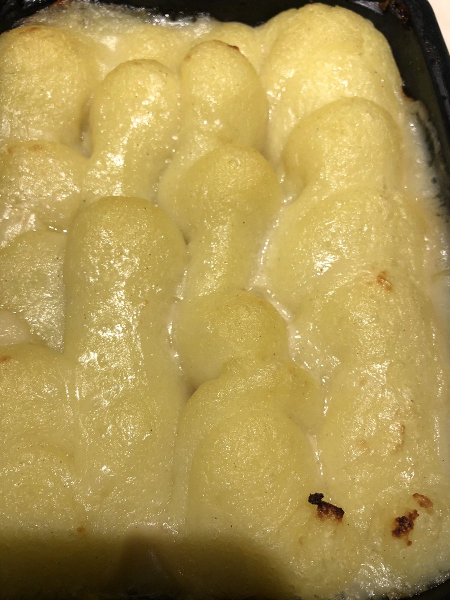 mrgholmes's tweet image. without a doubt the best fish pie is from @FishforThought1

they are delivered to your door from Cornwall, their Moules Marinière are exceptional too

I think they’re well priced as the quality and amount of seafood &amp;amp; fish in them + the cheeky seasoning is an exceptional fish pie