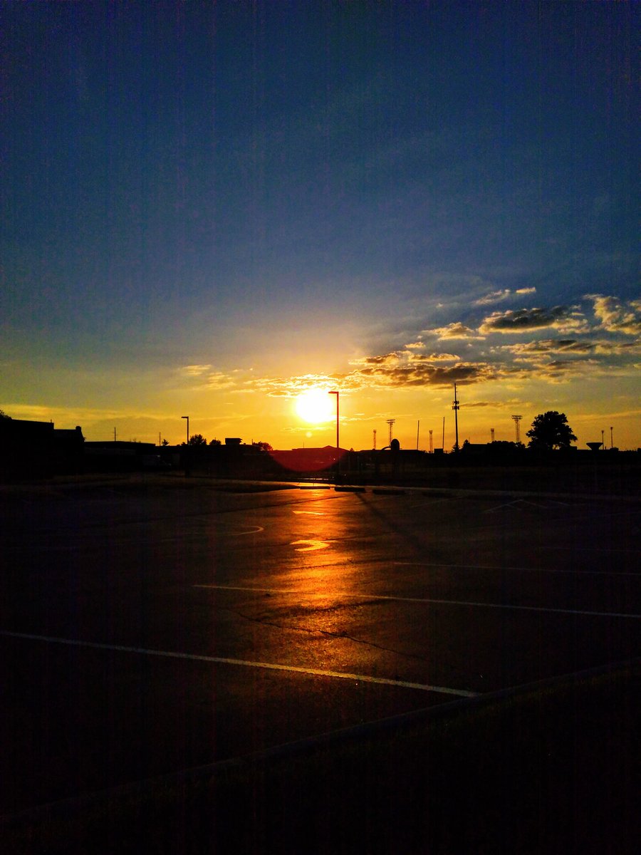 light_writer_'s tweet photo. 11:11 Make a wish. #sunset #sun #sky #nature #photography #lightwriter #editor https://t.co/tYvnxWLeKy