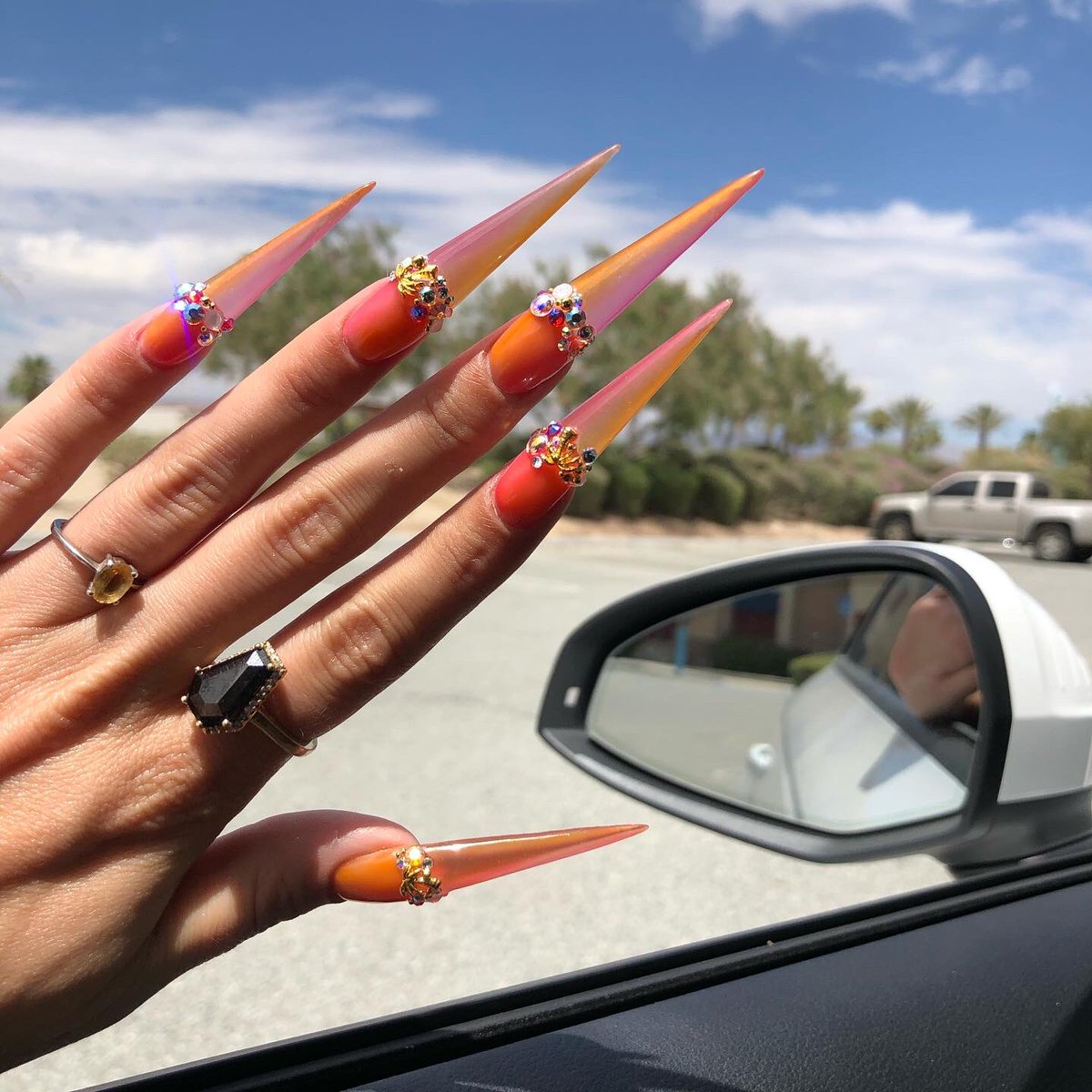 NoodleYess's tweet photo. 🍉☀️🍹💅🏼💕 https://t.co/pcFjVMfJVw
