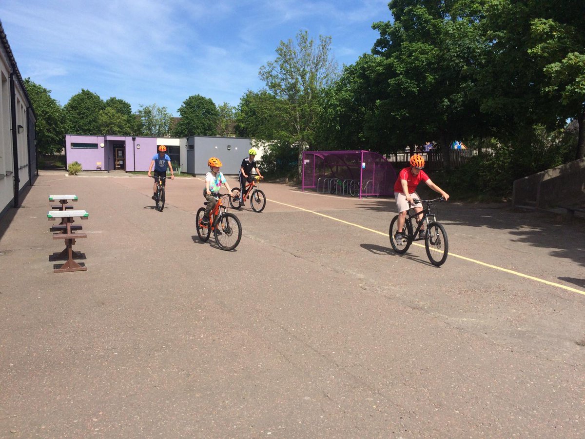 OutfitMoray's tweet photo. Everyone was very enthusiastic for their cycling session at @HubSeafield today! @CyclingUKScot @CyclingScotland @WeAreCyclingUK @LovetoRide_ @sportinmoray @TheMorayCouncil @ActvSchlsMoray #keyworkers #bikeability #gomtb https://t.co/GsIqEcS9dW