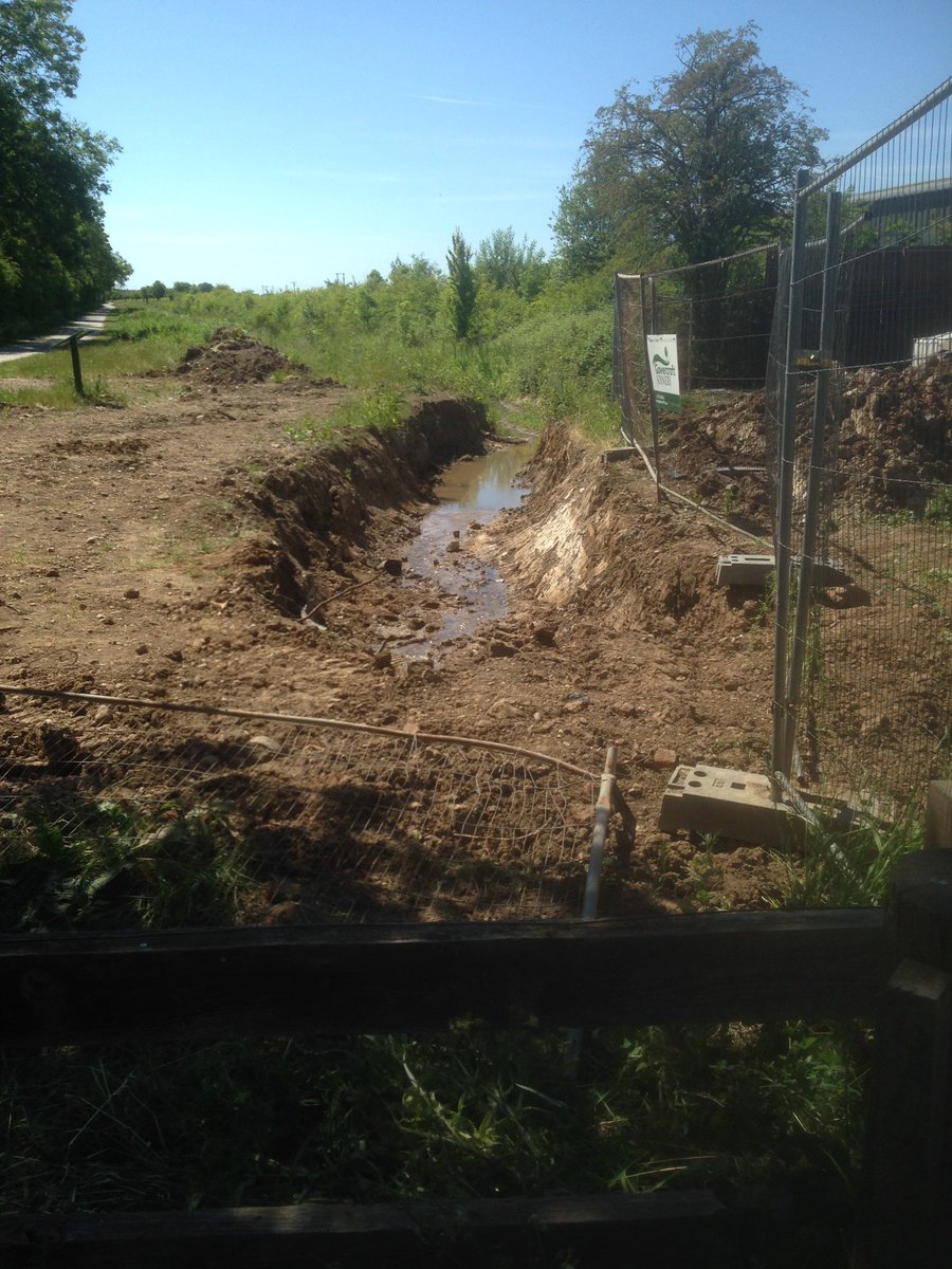More work on the culvert today and the fence has been moved out to enclose the #draycottcottages car park area ready for levelling and using as a compound for the #draycottcanal restoration