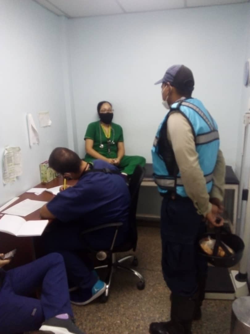 #29Mayo <a href="/PoliciaFLA/">Policia F.L.A.</a> Se mantiene activados con recorridos permanentes en los centros de salud y aplicando los dispositivos preventivos de seguridad en el sector salud.
<a href="/RMarcoTorres/">Rodolfo Marco Torres</a> 
<a href="/Zamora_PSUV_/">Alexis Zamora</a> 
<a href="/POLICIA_ARAGUA/">Policía del Estado Bolivariano de Aragua</a> 
<a href="/LinaresPotencia/">Linares Alcantara</a> 
<a href="/Rorinson/">Rorinson J Rodríguez Z</a>