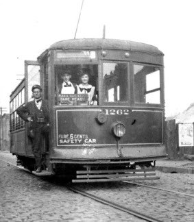 as a Jewish Richmonder, it’s impossible to overstate the importance of Jackson Ward to the cultural and commercial legacy of the city. many surviving photographs of Jackson Ward from the early 1900s (like the 4th one below) can be credited to Harry Stilson, a streetcar motorman