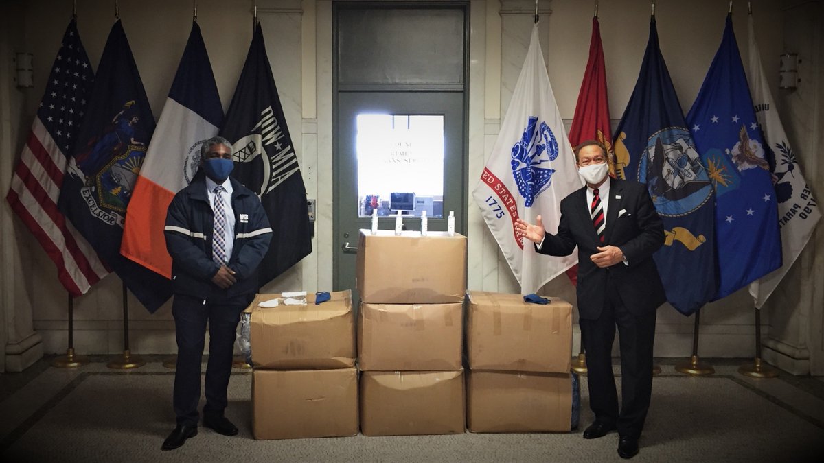 nycveterans's tweet photo. 👍 HUGE thanks to @BoomerNaturals for donating 40k masks to #NYC veterans & to @JoePiscopoShow for making this donation possible.
@JrzyJoePiscopo visited the DVS office today as we received the first 11k masks! #PrepareandProtect https://t.co/iUb1wyTppx
