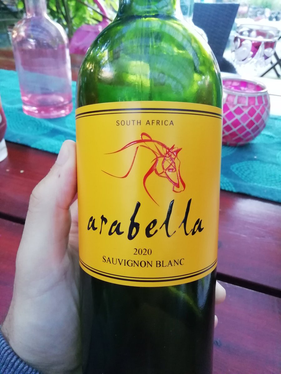 Josh_HW's tweet photo. Following on from #wrenwatch we now have #winewatch tonight's tipple from @NakedWines is a complex & vibrant Sauvignon Blanc, with an abundance of passion fruit and ripe fig. Medium bodied. Well, that's what the label says! I can report that it's going down well. 5 bottles to go https://t.co/o5Fj9Ub4RL