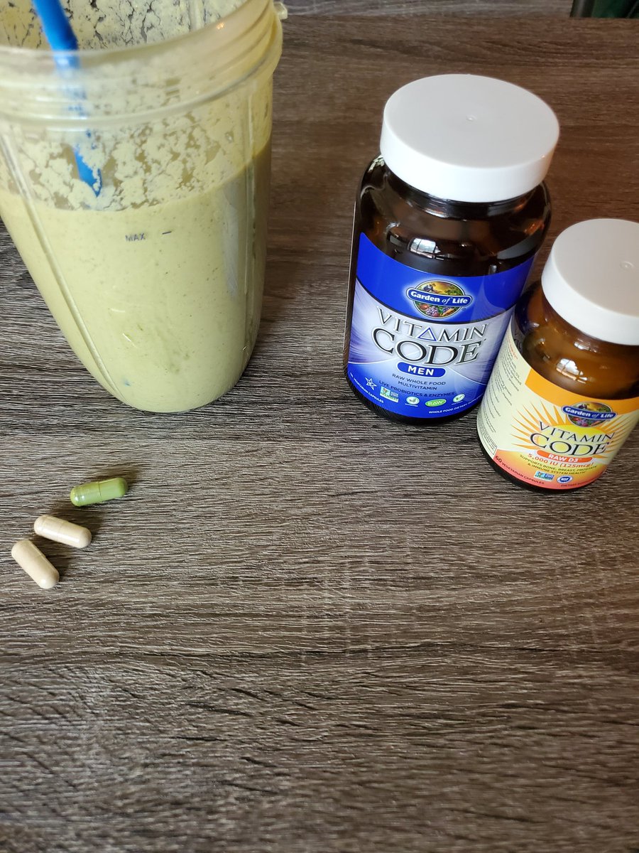 AmericaOrNada's tweet photo. With some #EzekielBread English Muffins and peanut butter. #GardenOfLife #VitaminCode
#AON🇺🇲 https://t.co/JeT2bNoa2J