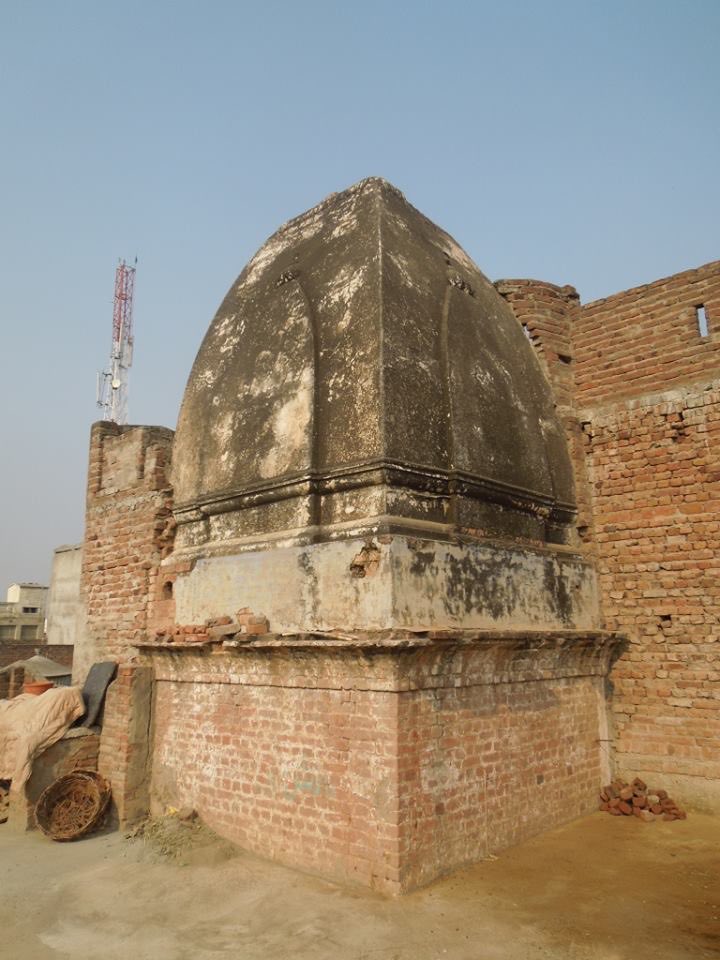 16•Another abandoned temple in Jhelum, Pakistan, there is a myth about this temple that whoever tries to damage this building he will be damaged (injure/die), some people tried to damaged this in 1992 but they fell from the top, hence nobody touched it since then.