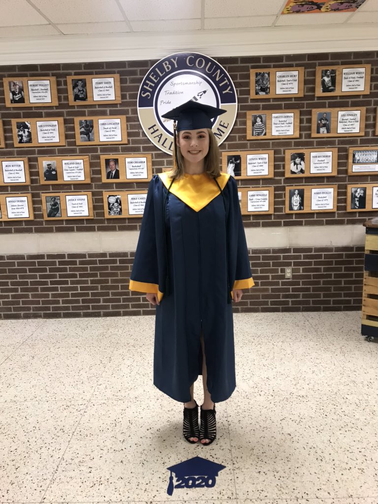 MsLin_SCHS's tweet photo. Congratulations, Tori! Rocket Class of 2020! #lovebluelivegold #RocketGrad2020 @RocketPrincipal https://t.co/QLVofMz3Ls
