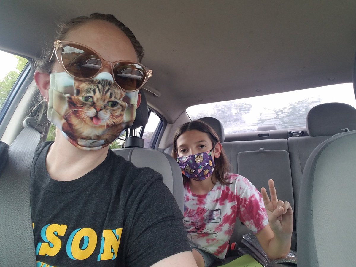 eMLo @🏡 tweet media