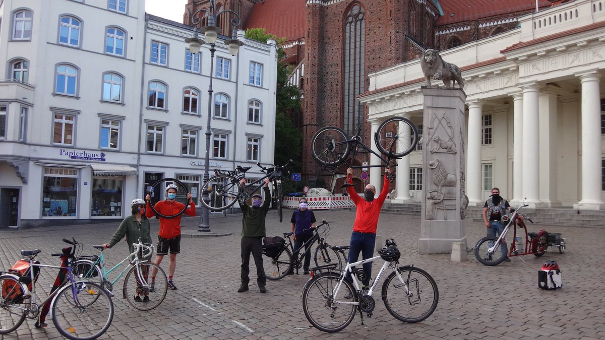 Schön wars. Wie sehen und im nächstenb Monat wieder. Bis dahin, bleibt gesund.