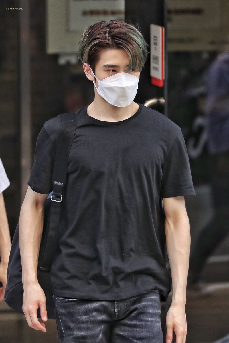 พี่สาวคับ            ตอนนี้ผมเป็นหนุ่มแล้วคับ