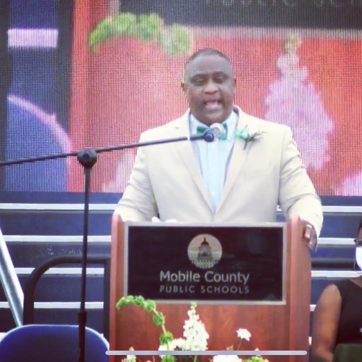 mcpsstech's tweet photo. Catch the replay of the 2020 Vigor High School Graduation ceremony on YouTube or FB! Congratulations to the class of 2020!
#IamMCPSS #LearningLeading #mcpsstech #mcpss #mcpssedu @vigorhighschool https://t.co/amAYurtGat