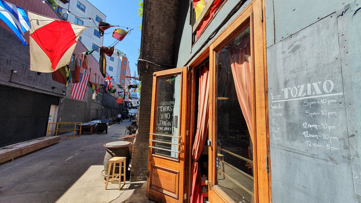 A starter of scallops, terruel ham from @bartozino, peas and pea shoots from our balcony. In tribute to @blueprintcafe, and all their fresh produce, served in front of the finest sunset view in town. Keep shining you lovely people. #lockdownanniversary