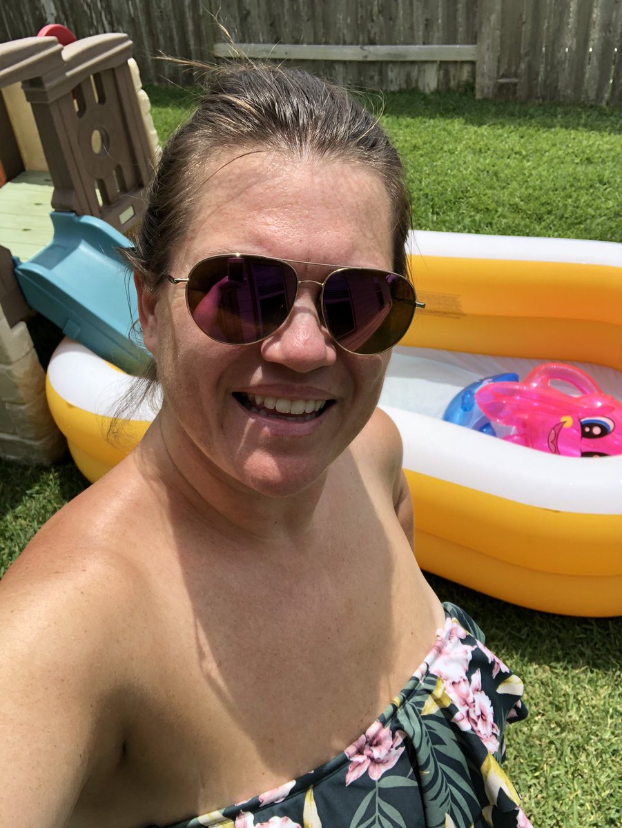 ANochlin's tweet photo. Summer bingo: selfie by the pool! #kdepride #kdesummer https://t.co/g0XEr0NPGt