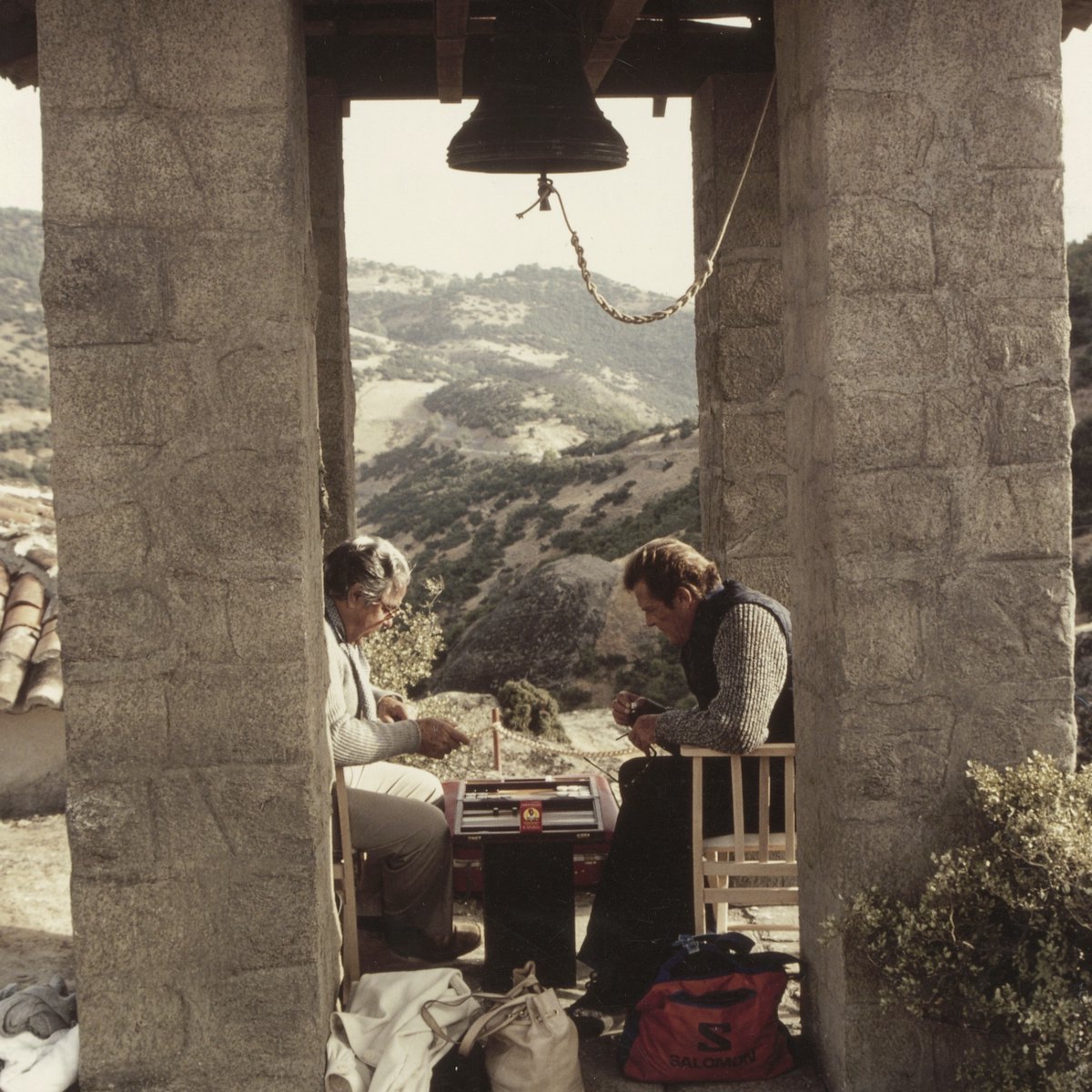 007's tweet image. Weekend plans? Here’s some of the Bond cast and crew enjoying some down time to inspire you.