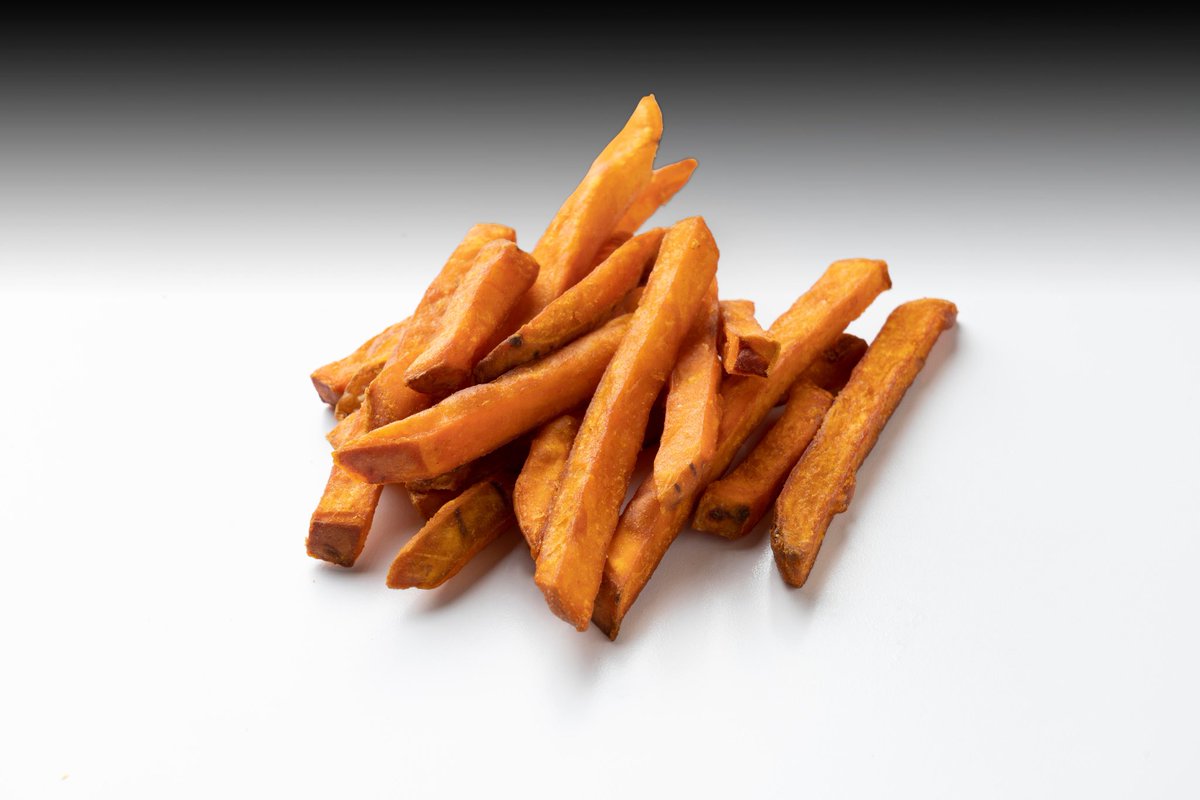 roastersmarket's tweet photo. Happy Fry-Day from Roasters Market! We can’t wait for you to taste that handmade and homemade difference. See ya’ soon! #RoastersAda #FreshFood #MadeToOrder https://t.co/oQeUQ2Jap6