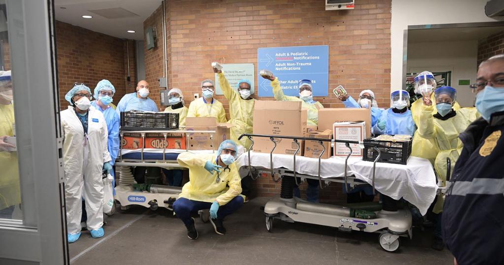 lyft's tweet image. We’re teaming up with @SonderStays and @offtheirplate to provide free ride credit to restaurant workers across the US so they can get to their jobs, where they’re prepping food for healthcare workers. #LyftUp lft.to/Sonder_OTP