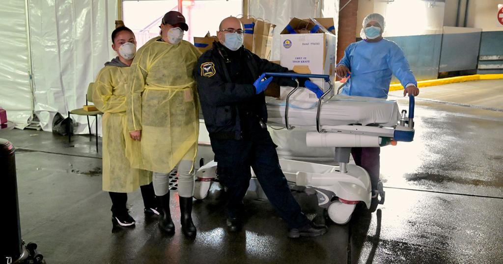 lyft's tweet image. We’re teaming up with @SonderStays and @offtheirplate to provide free ride credit to restaurant workers across the US so they can get to their jobs, where they’re prepping food for healthcare workers. #LyftUp lft.to/Sonder_OTP