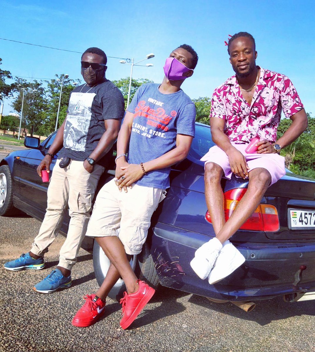 DreelMind's tweet photo. Allô la famille ici la Mafia Music Gang est-ce que vous Nous recevez !!!
Comment se passe le weekend Chez vous ???

#JAMESFIRSTKING #SAMYELMANAGER #CELOMAFIA #MAFIAGANG #DREELMIND https://t.co/ESTrhfBpXs