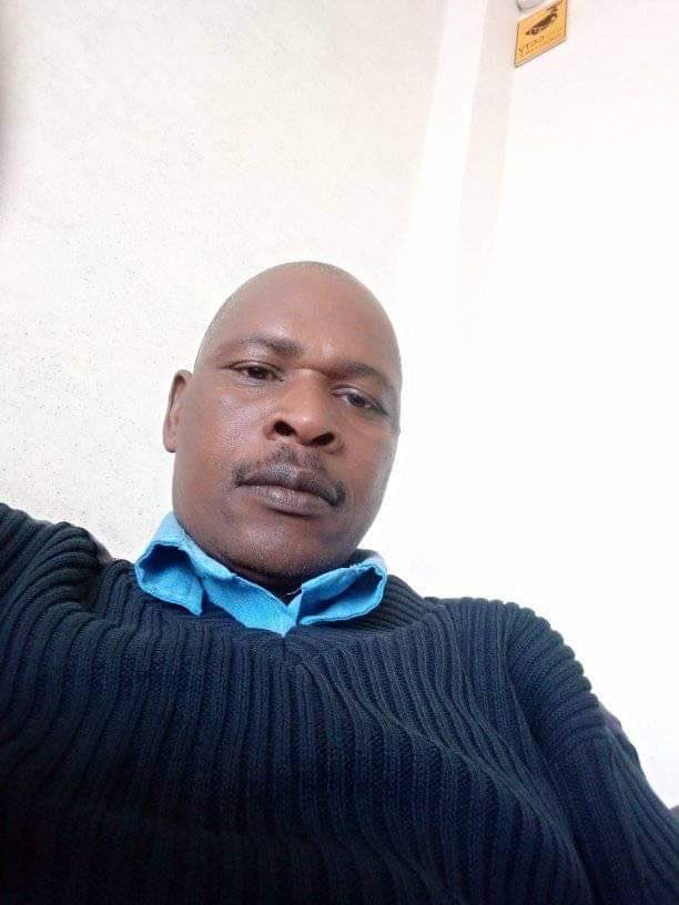 NelsonHavi's tweet image. Corporal Isaiah Rono of Nakuru Central Police Station pictured here is the policeman captured on video assaulting a suspect by pulling his genitalia. @IG_NPS, @NPSOfficial_KE, @IPOA_KE and @ODPP_KE, we have made your easier. We expect Rono to be interdicted and prosecuted ASAP.