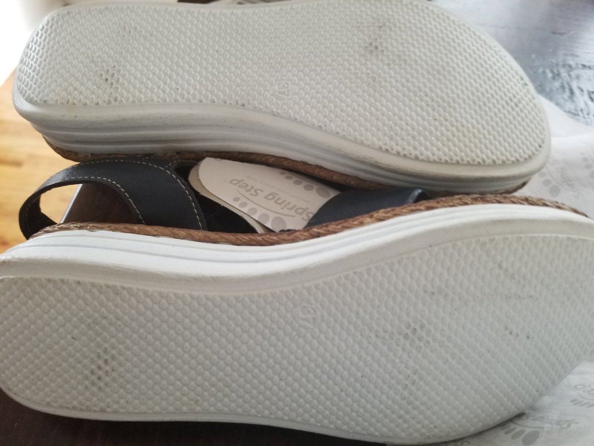 OKTeresha's tweet photo. So @dsw_us keeps sending me used $80 sandals. This is the 2nd pair of that arrived with dirty soles and scuffed heels. Or is the same pair? Maybe I'm supposed to start a sisterhood of the traveling shoe. 🤣#helpmecustomerservice https://t.co/7PXnrO9EGo