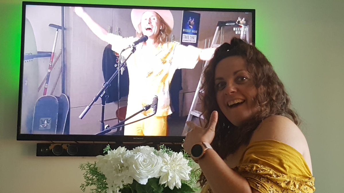 Donsg1979's tweet photo. @takethat @OfficialMarkO @GaryBarlow @HowardDonald @robbiewilliams Let it Shine! Thank you - loved it! https://t.co/NrQqiOpt8S