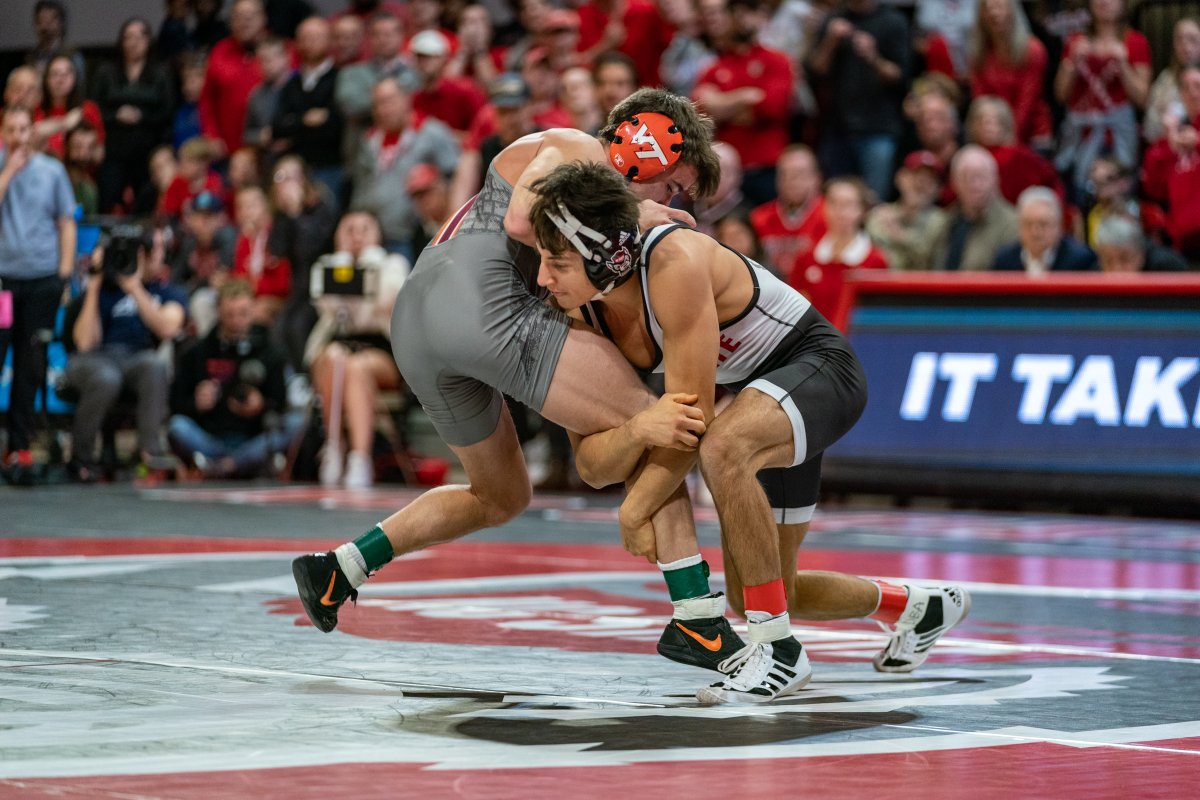 ๐จProgramming Alert๐จ
Tonight at 6:00 PM (ET) the 2020 NC State-Virginia Tech dual will be reaired on @accnetwork.
Check your local listings to relive an instant classic which was won by @PackWrestle in a PACKed Reynolds Coliseum! https://t.co/JGUFkT4bTI