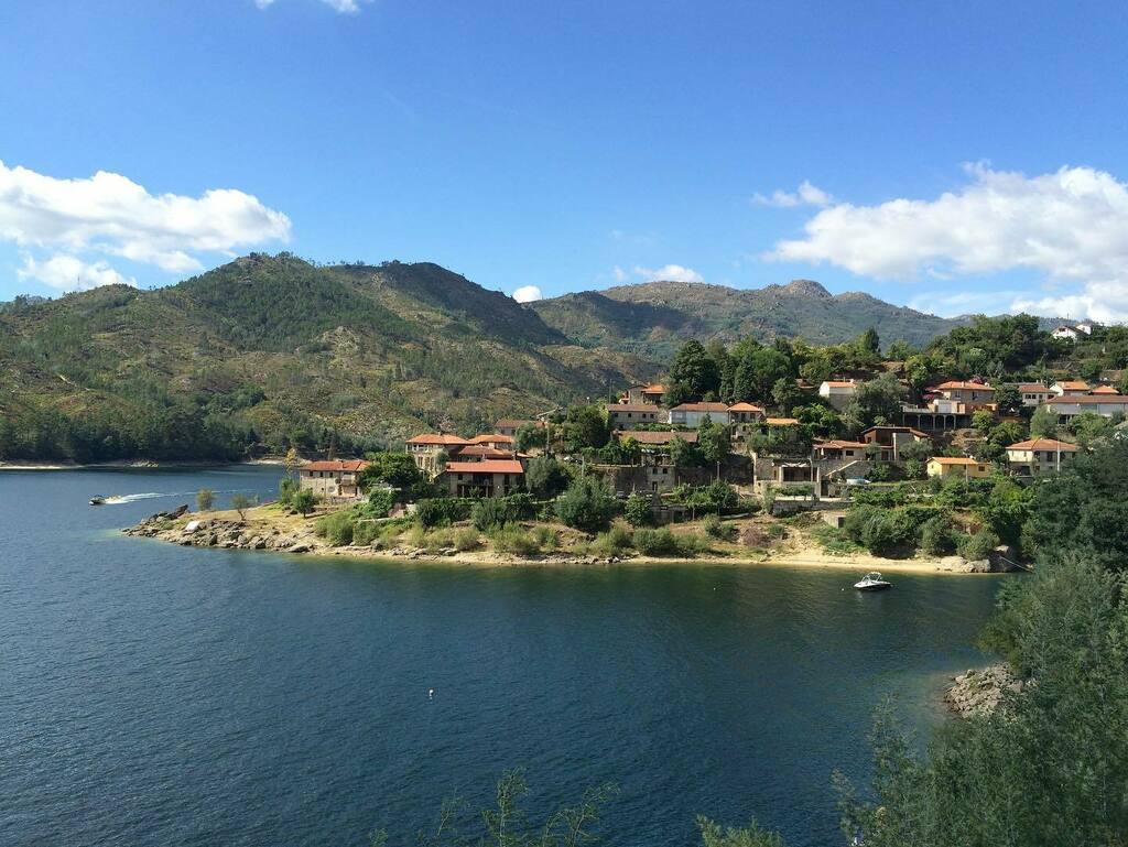 travelgportugal's tweet photo. Vilar da Veiga - Río Cávado #terrasdobouro #Geres #portugal 🇵🇹#travelguideportugal #estaes_portugal #portugal_lovers #traveller #travelphoto #traveltheworld #travelgram #igtravel #ok_europe #living_portugal #ig_europe #portugal_photos #visitportugal #ok_… https://t.co/7dh96FZCmV https://t.co/rzpku5BWvR