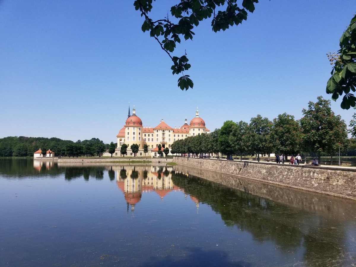 sowewander's tweet photo. Flashback to this time last year, spending time with family and friends in #Germany . #FlashbackFriday https://t.co/ovk5H1dpe3