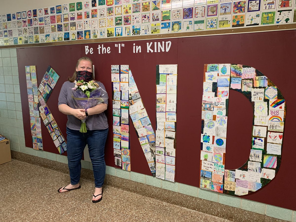 RjoSchool's tweet photo. Great day celebrating Erin Robilotta, RJO’s Teacher of the Year! @RJOPride @KPSchools @KP_Teachers https://t.co/m4XczOoosX