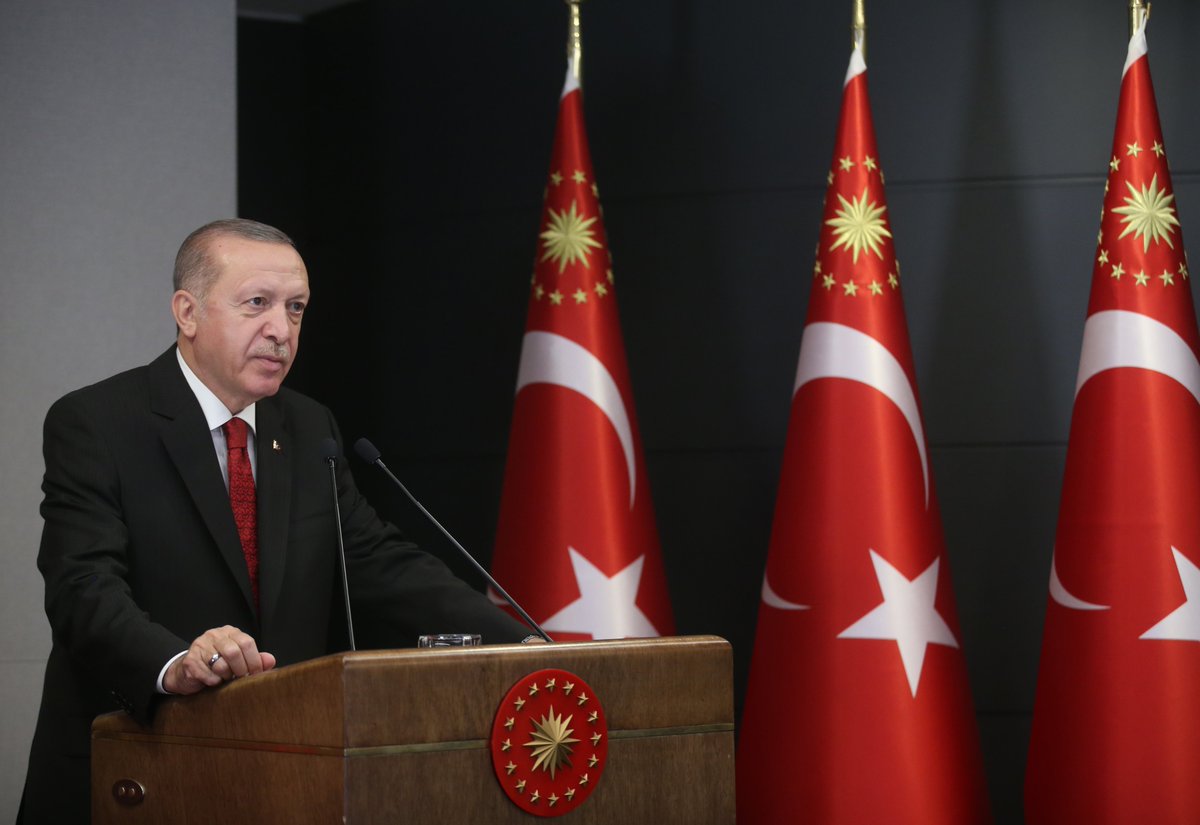 “Devlet olarak ana önceliğimiz; kendini, tarihini bilen, ahlaklı ve sağlıklı gençler yetiştirmektir”
tccb.gov.tr/haberler/410/1…