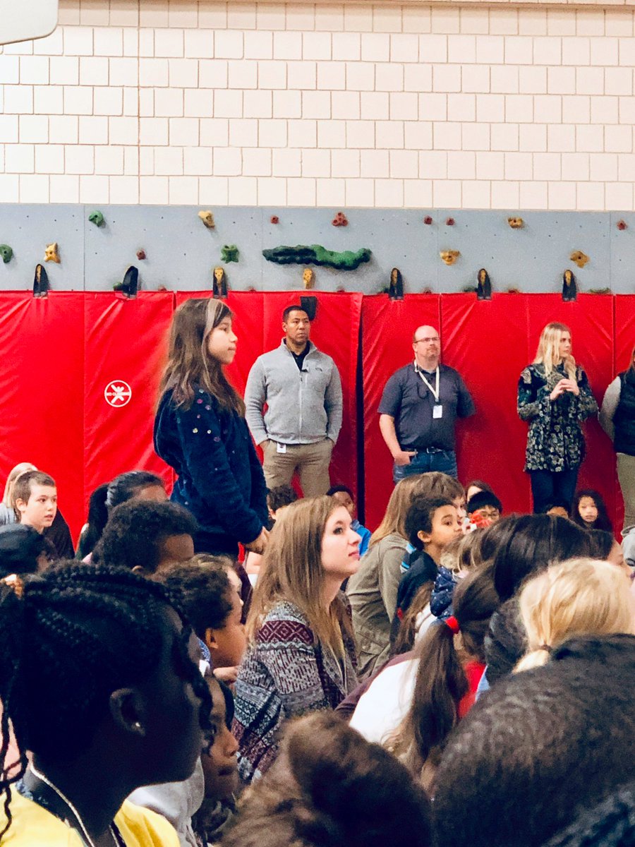 MrsMillerRPS's tweet photo. Proud of this girl for entering her artwork in the #LitterBitBetter contest and winning a spot in the calendar with her drawing! 🏆 She was recognized for her 🎨 at our whole school assembly. Alana is a talented gator 🐊 with a bright future! 😎 #GageGators https://t.co/t8w6Or48n8