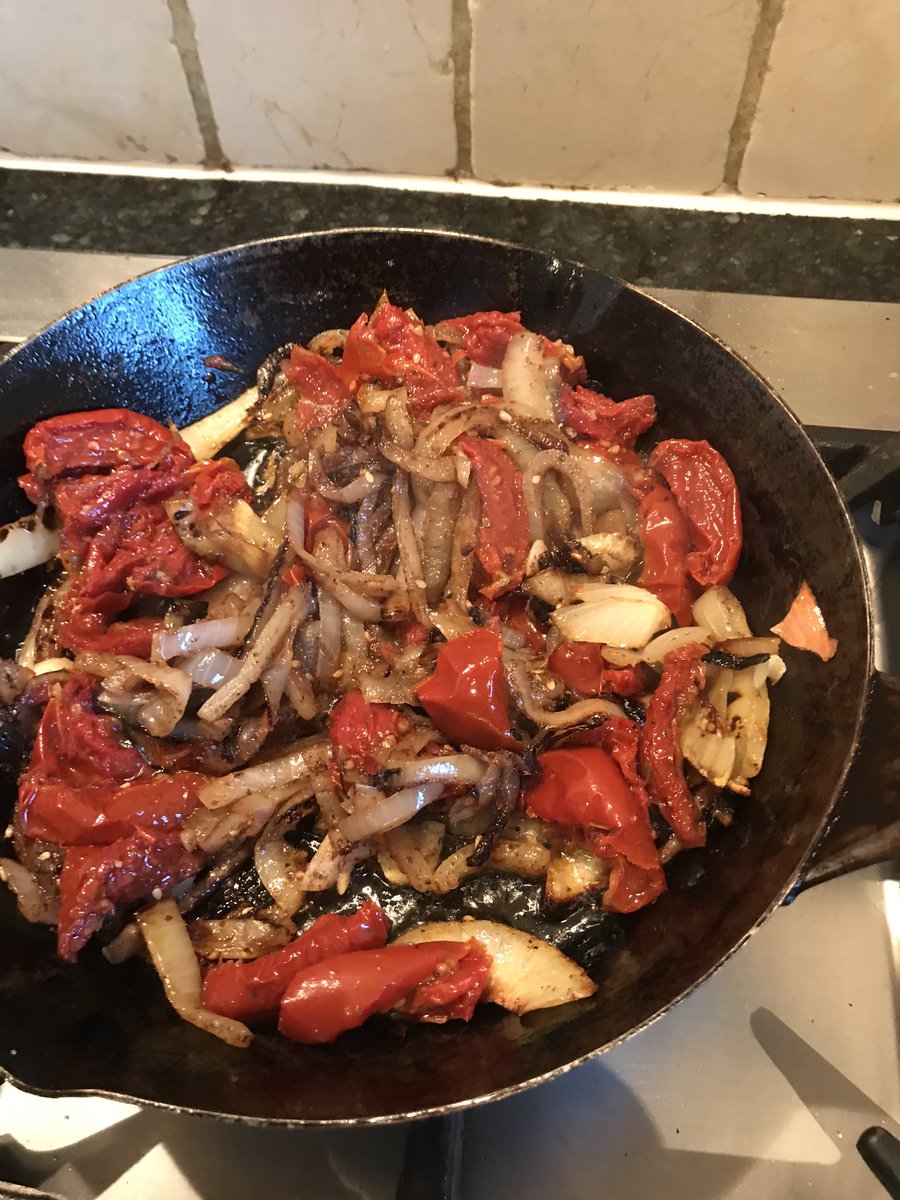 BreadBakerDani's tweet photo. Just about keeping up! #helengraham #bubalondon #BelazuBanquet Time to eat #RevealMyMeal https://t.co/ZpT6cnlPKE