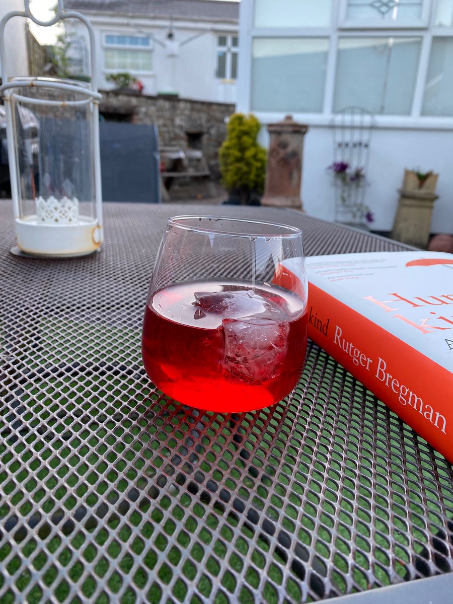 Enjoying an early summer night with a Negroni and a good book. Introduced to the Negroni by @KJ_Otago at Prato Pharm Ed Conference 2019. Great introduction but seems a long time ago!