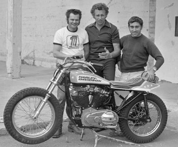 popsyosh34's tweet photo. My best #GoogleFind photo for ages.......IMHO
Evel Knievel with Mert Lawwill
it was captioned as EK with his Crew
@lolp63 @topcoalpha #Legends https://t.co/97uofSBOsy