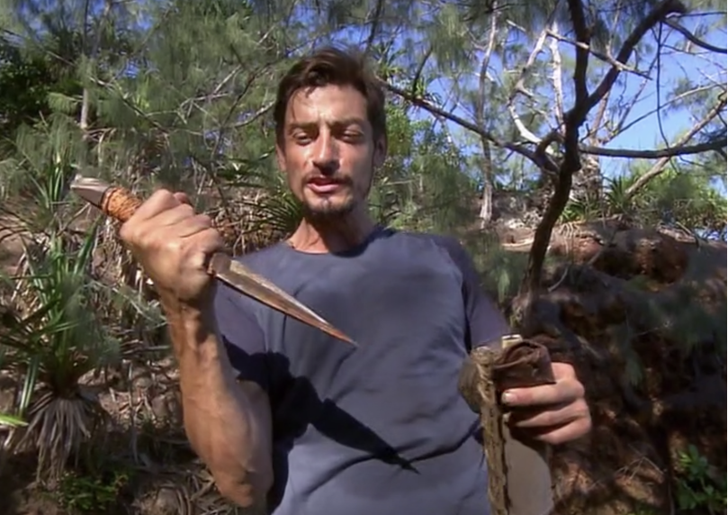enzanzar's tweet photo. #KohLanta Messieurs dames, notre président, le crack ultime, CLAUDE VA AUX POTEAUX https://t.co/JQ971uB60k