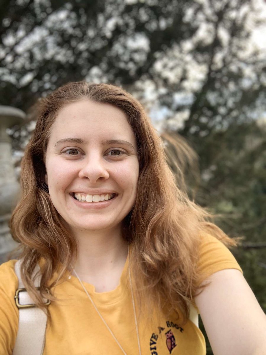 Happy Birthday to recent graduate Katie! Enjoy your day 💚💛