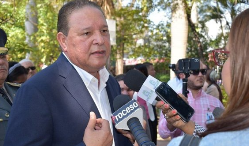 rcavada's tweet photo. Alejandro Montás se integra a la campaña de Rafael Paz por la senaduría del DN 
https://t.co/tfgK9yFVwz

El arquitecto Alejandro Montás, miembro del Comité Político del Partido de la Liberación Dominicana (PLD), fue designado este viernes como r... https://t.co/uKBdW69100