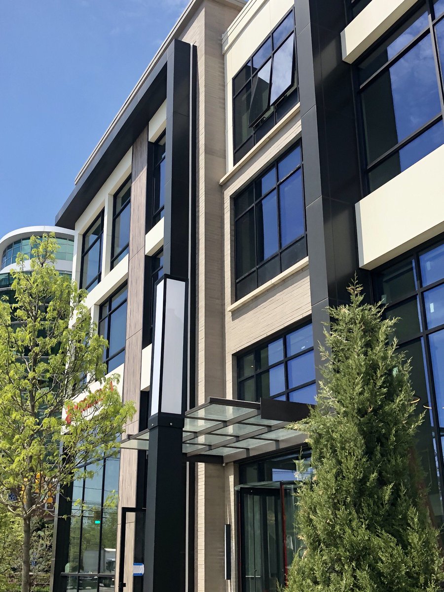 FairfieldMetal's tweet image. #TGIF Vermella-Union Building-A is completely amazing! Over 35,000 squarefeet of #ACM. The Econect-Z panel system looks good with any color.